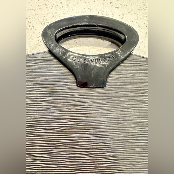 Louis Vuitton Epi nactangle purse in Black! EUC - Picture 4 of 10